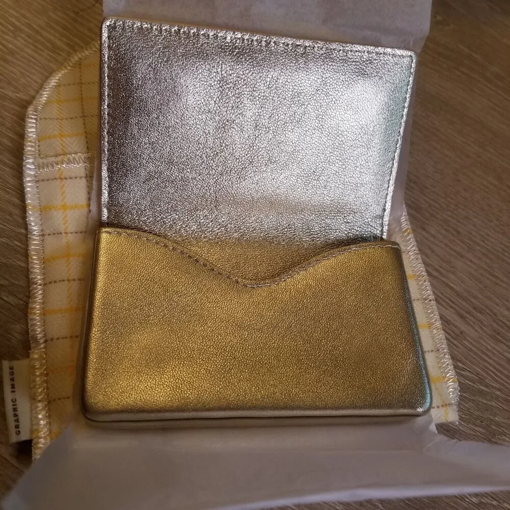 MAGNETIC CARD CASE (HARD) IN METALLIC WHITE-GOLD GOATSKIN LEATHER